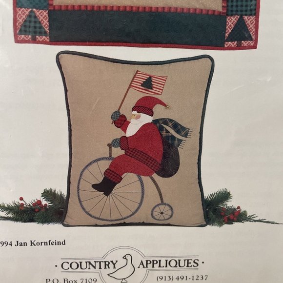 Vintage Pattern Santa on an Old Fashioned Bike Wallhanging and/or Pillow - NEW - Picture 3 of 5
